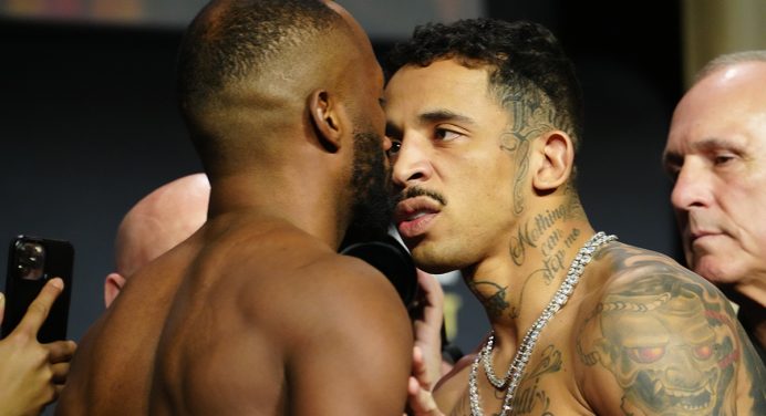 Carlos Prates rouba a cena em encarada quente com Leon Edwards no UFC 322