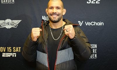 Sorridente, Rodolfo Vieira posa para foto no media day do UFC 322