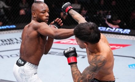 Manel Kape e Brandon Royval se enfrentando na luta principal do UFC Vegas 112