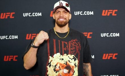 Mauricio Ruffy posando para foto