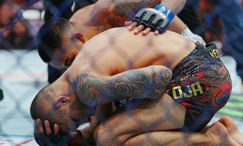 Joshua Van consola Alexandre Pantoja no UFC 323