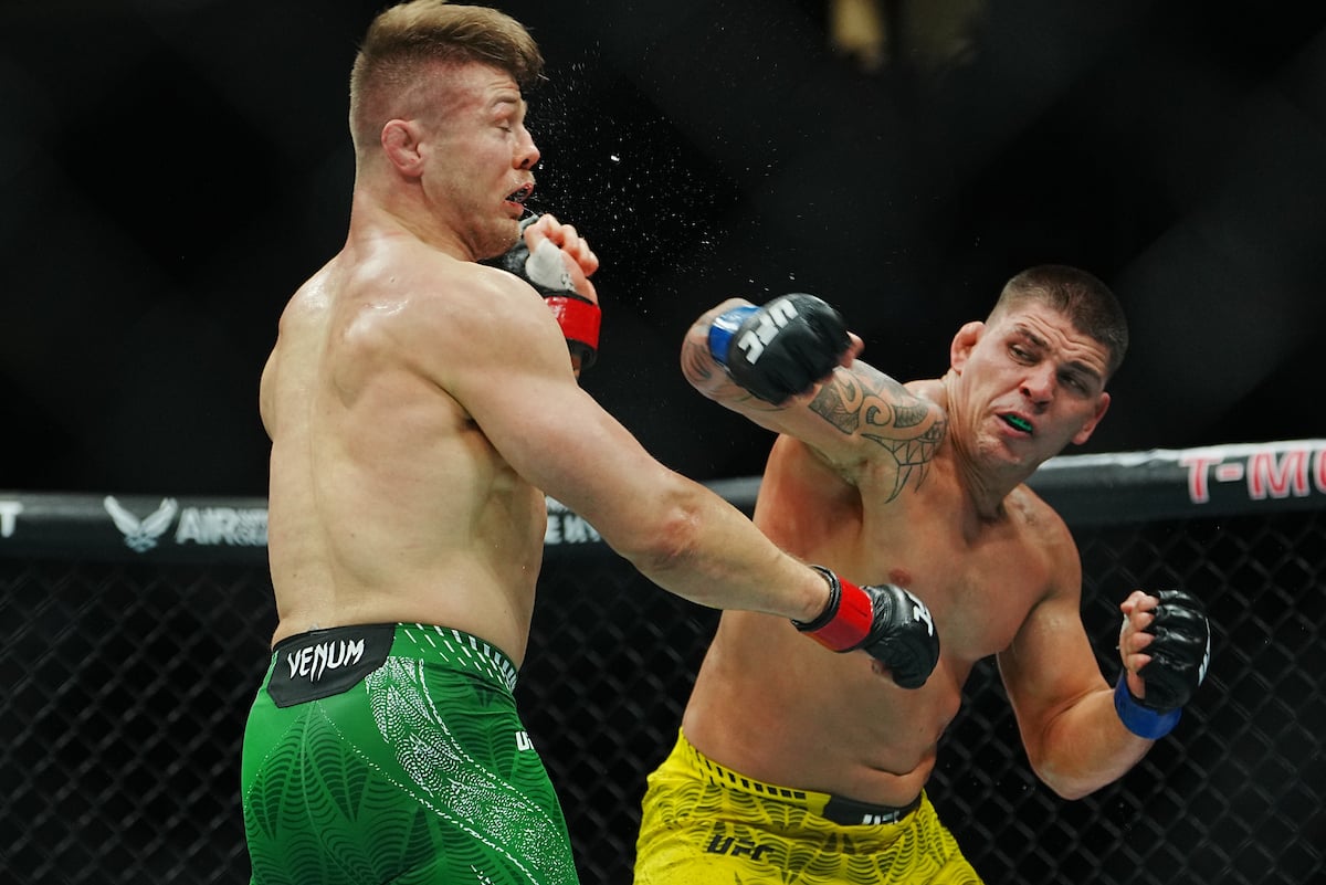 Brunno Hulk acerta soco em Marvin Vettori no UFC 323