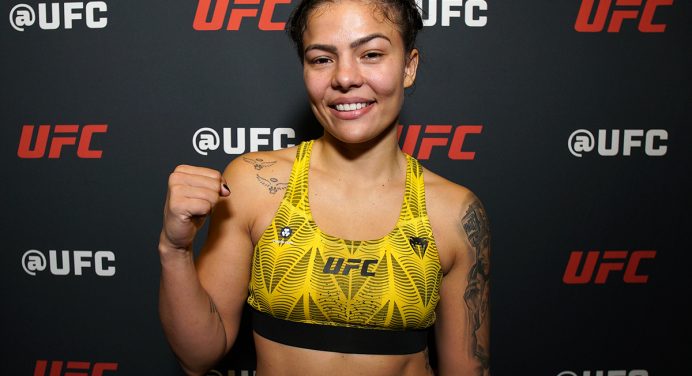 Em ascensão! Luana Santos desafia francesa ranqueada após vitória no UFC Vegas 112