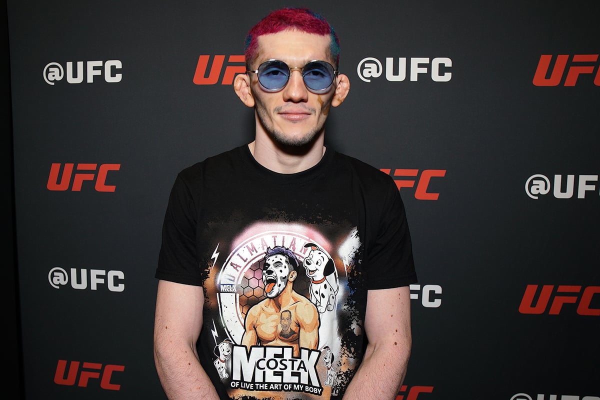 Melquizael Melk Costa posa para foto no Media Day do UFC Vegas 112