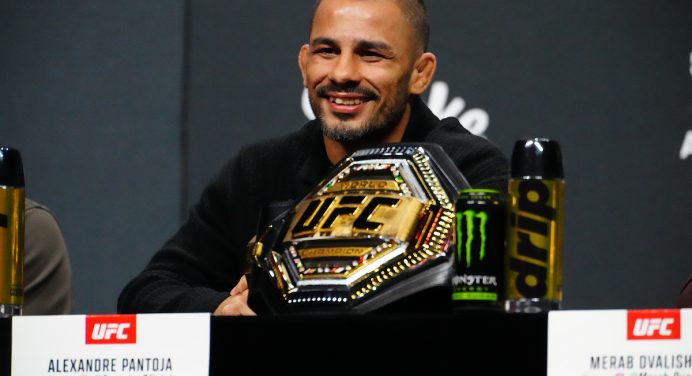 Pantoja busca encerrar a era do pay-per-view como o campeão mais dominante do UFC