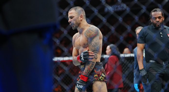 Após lesão, Alexandre Pantoja perde espaço no ranking peso-por-peso do UFC