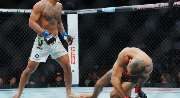 Valter Walker analisa lesão de Alexandre Pantoja no UFC 323: “Foi um erro técnico”