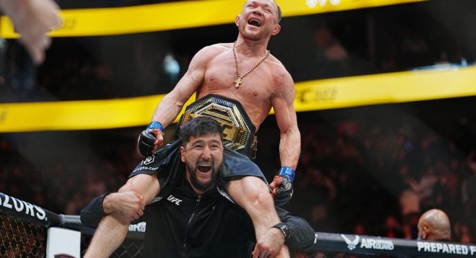 Novo campeão! Petr Yan vence revanche e encerra reinado de Merab no UFC 323