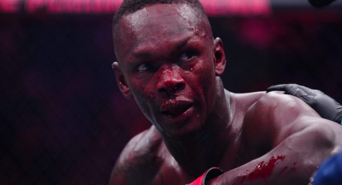 Israel Adesanya descarta aposentadoria após quarta derrota seguida no UFC Seattle