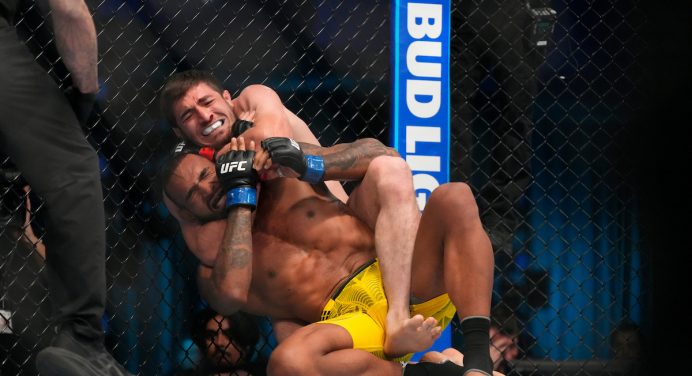 Brendson Ribeiro é finalizado no UFC Vegas 115 e sofre terceira derrota seguida